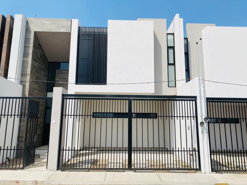 Casa en venta en * RESIDENCIAL ZEREZOTLA *, San Pedro Cholula — foto 1 de 25