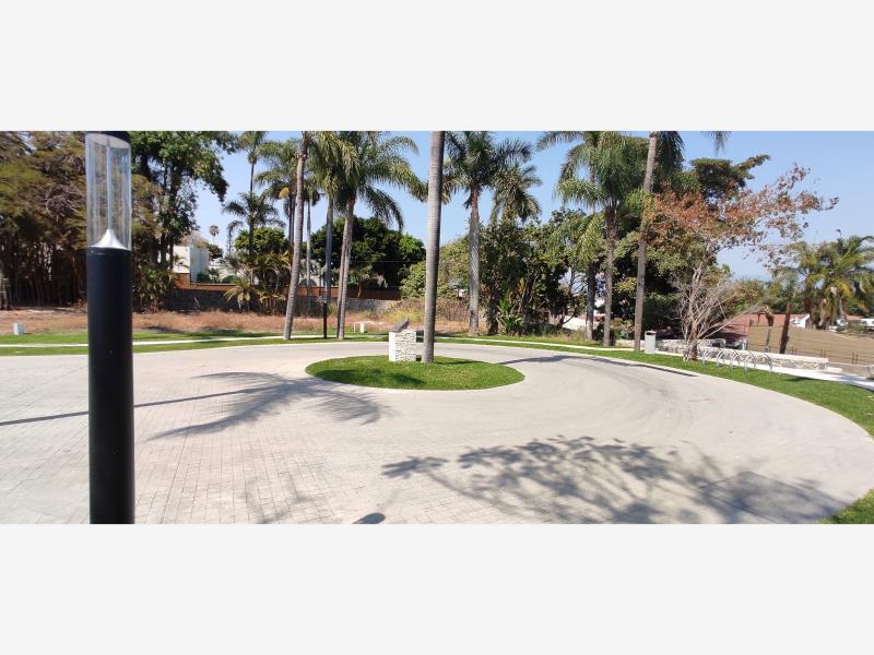 Terreno en venta en Bosques de Palmira, Cuernavaca — foto 1 de 7