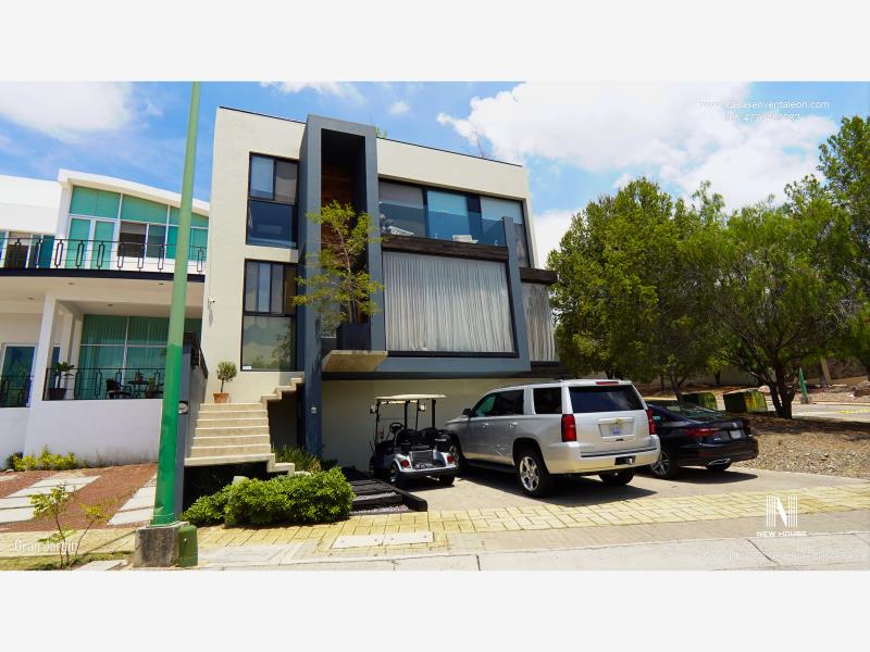 Casa en venta en Lomas de Gran Jardin, León — foto 1 de 23