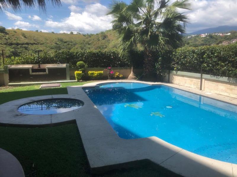 Casa en venta en Lomas de Atzingo, Cuernavaca — foto 1 de 11