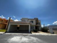 Casa en venta en Loma Alta, Saltillo — foto 2 de 27