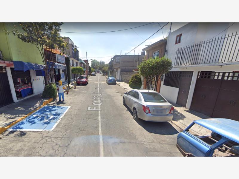 Casa en venta en San Lorenzo Tezonco, Iztapalapa — foto 1 de 21
