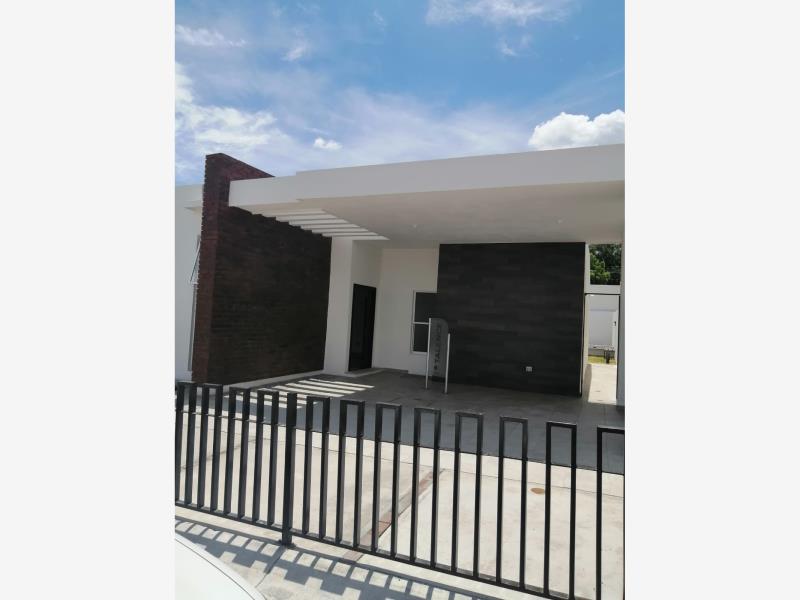 Casa en venta en Parques de la Cañada, Saltillo — foto 1 de 10