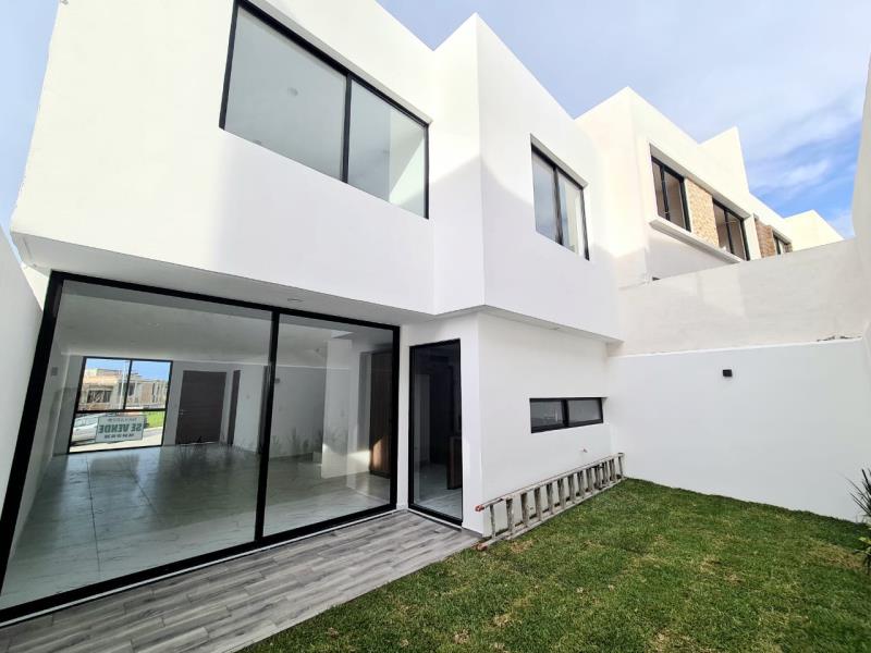 Casa en venta en Bosques Tres Marias, Morelia — foto 1 de 27