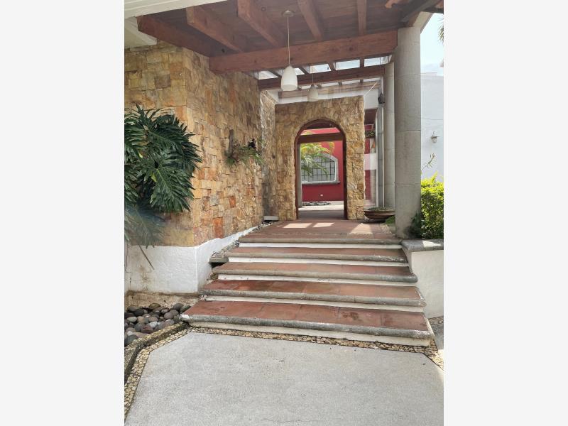 Casa en venta en La Herradura, Cuernavaca — foto 1 de 60