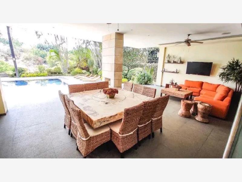 Casa en venta en Club de golf Tabachines, Cuernavaca — foto 1 de 21
