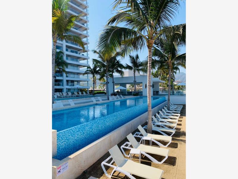 Departamento en venta en Zona Hotelera Norte, Puerto Vallarta — foto 1 de 24