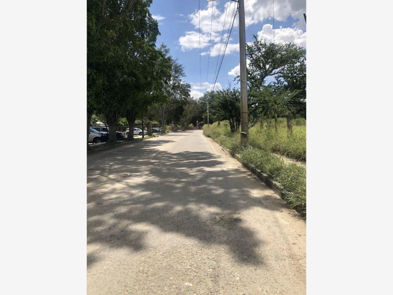 Terreno en renta en Santa Cruz Xoxocotlán, Santa Cruz Xoxocotlán — foto 1 de 12