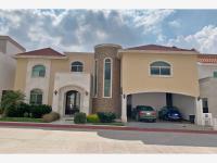 Casa en venta en Jardines de Versalles, Saltillo, Coahuila de Zaragoza
