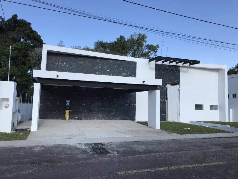 Casa en venta en Lomas de Cocoyoc, Atlatlahucan — foto 1 de 9