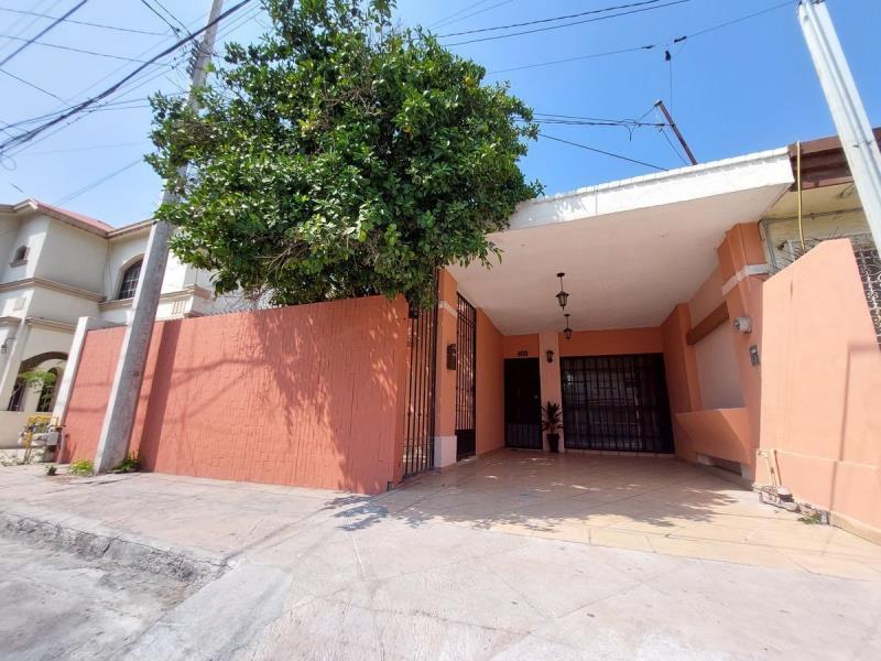 Casa en venta en Lomas del Roble, San Nicolás de los Garza, Nuevo León