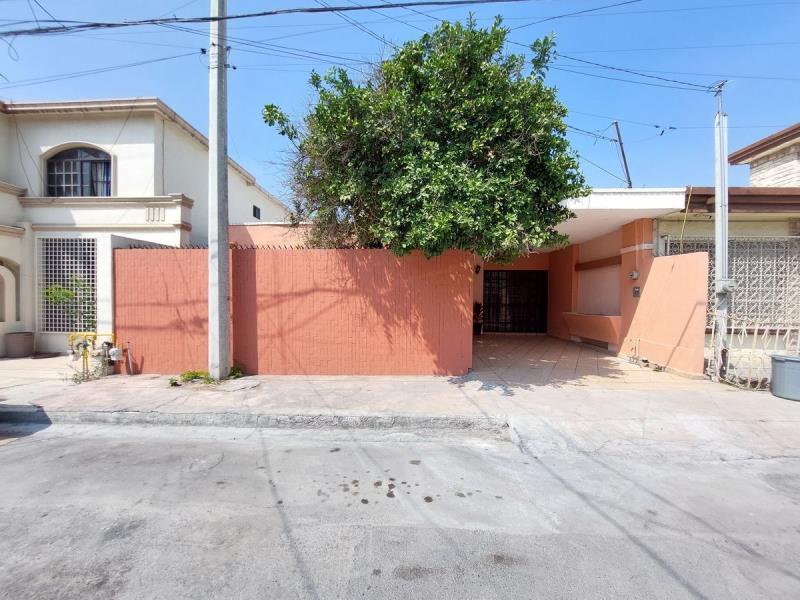 Casa en venta en Lomas del Roble, San Nicolás de los Garza, Nuevo León