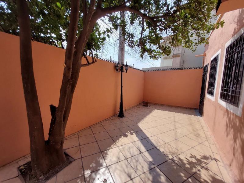 Casa en venta en Lomas del Roble, San Nicolás de los Garza, Nuevo León