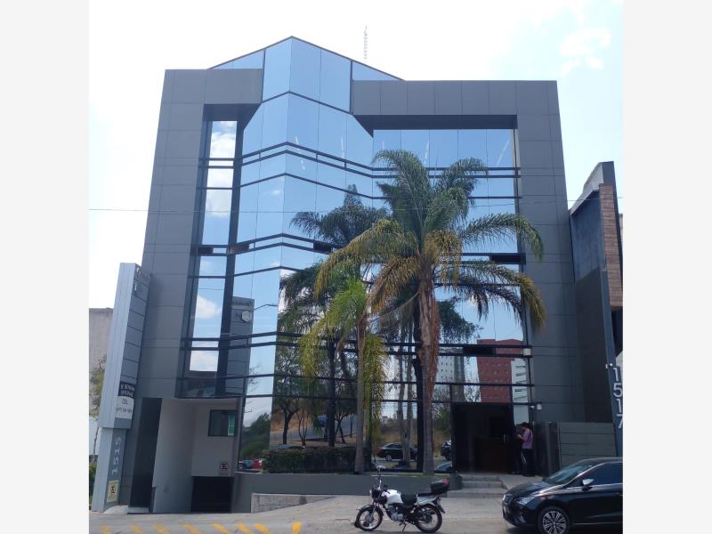 Oficina en renta en Lomas del Campestre, León — foto 1 de 9