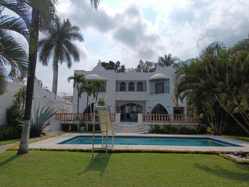 Casa en venta en Extensión Vista Hermosa, Cuernavaca — foto 1 de 30