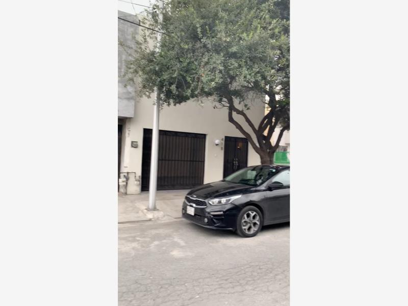 Casa en venta en Valle de las Palmas Tercer Sector, Apodaca, Nuevo León