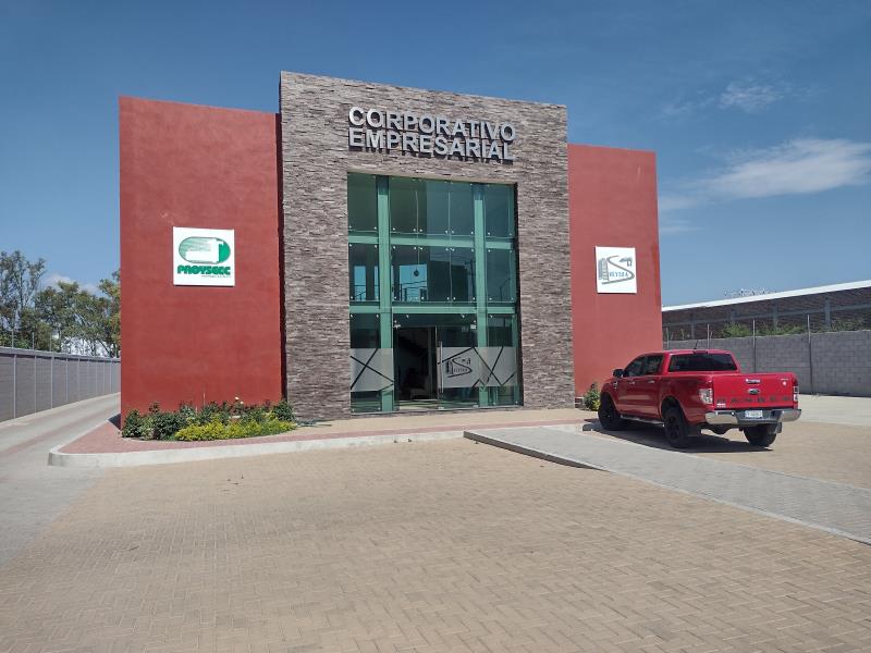 Edificio en venta en Silao Centro, Silao de la Victoria — foto 1 de 18
