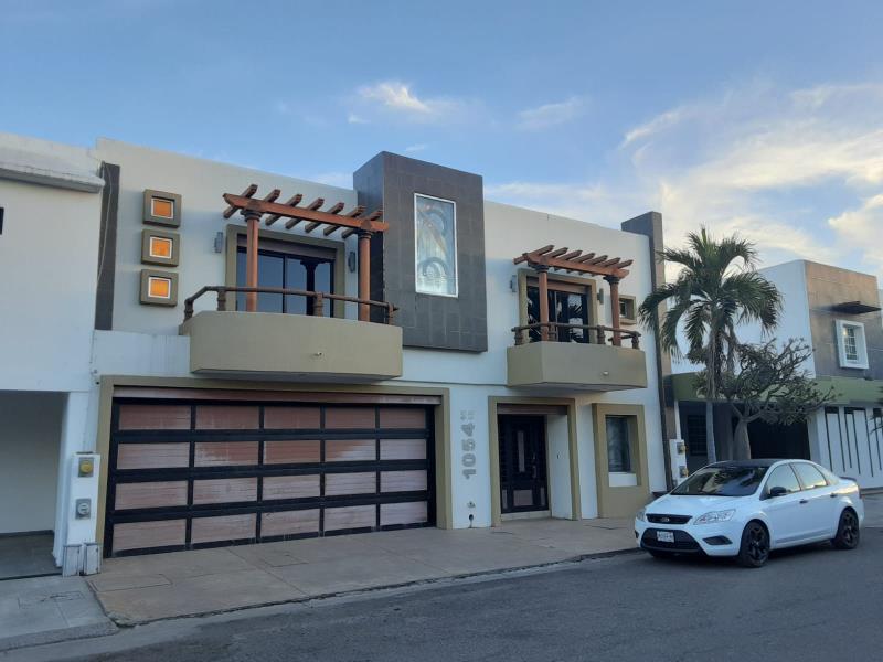 Casa en venta en La Campiña, Culiacán — foto 1 de 45