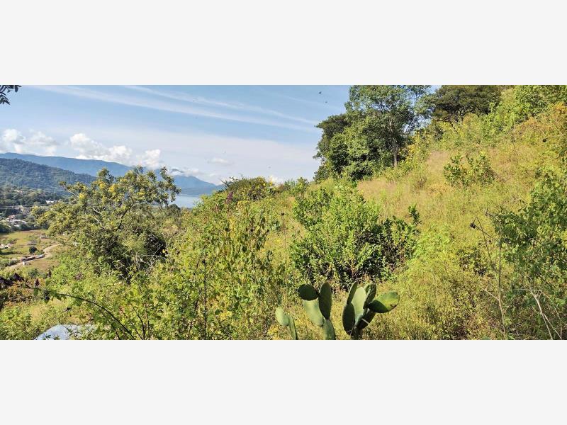 Terreno en venta en Valle de Bravo, Valle de Bravo — foto 1 de 9