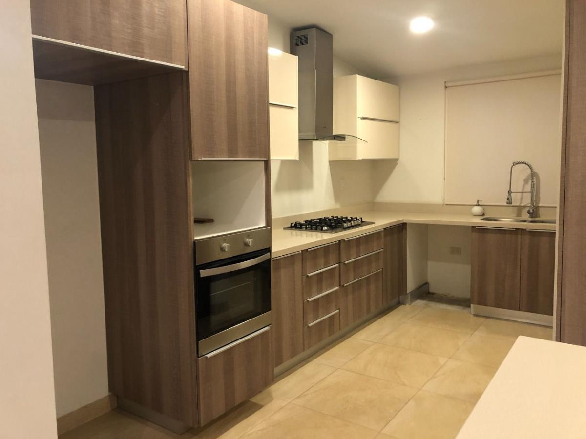 Casa en venta en La Giralda Residencial, Irapuato — foto 1 de 17