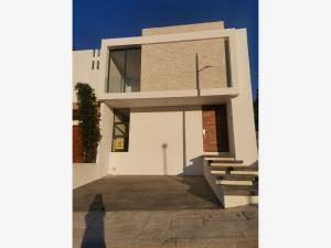 Casa en venta en Montaña Monarca I, Morelia — foto 2 de 11