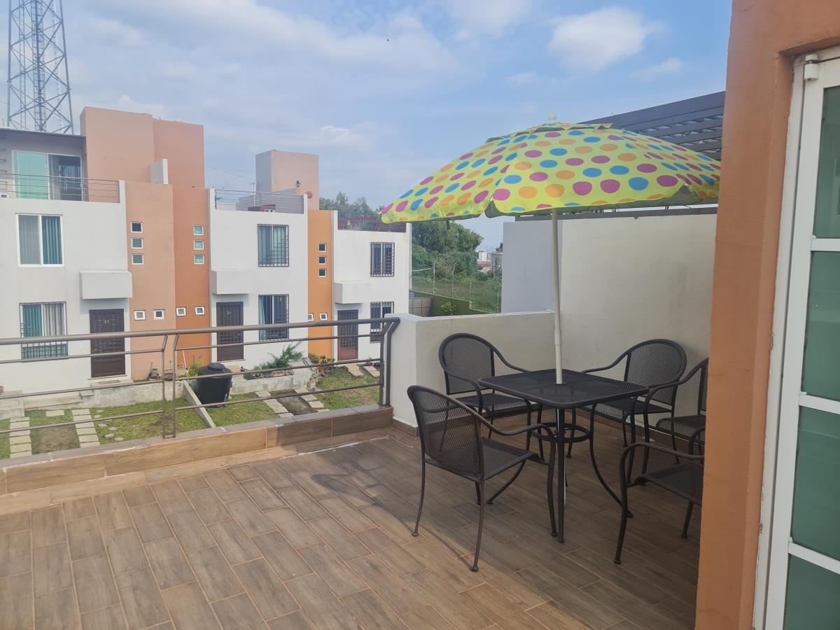 Casa en venta en Lomas de Tzompantle, Cuernavaca — foto 1 de 34