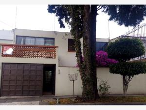 Casa en venta en Ciudad Satelite, Naucalpan de Juárez, México