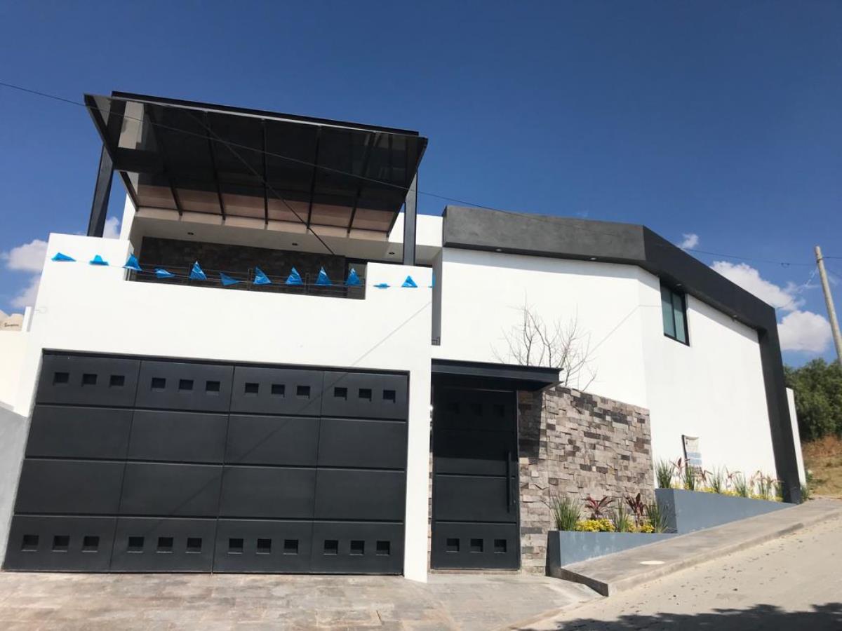 Casa en venta en Villas de Irapuato, Irapuato — foto 1 de 34