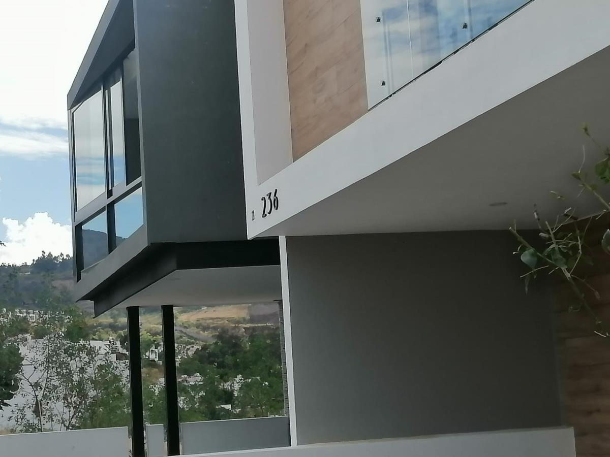 Casa en venta en Tres Marías, Morelia — foto 1 de 25