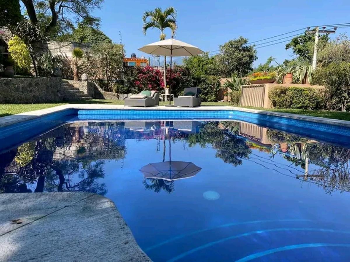 Casa en venta en Lomas de Atzingo, Cuernavaca — foto 1 de 18