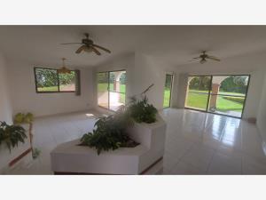 Casa en Lomas de Cocoyoc, Atlatlahucan, Morelos