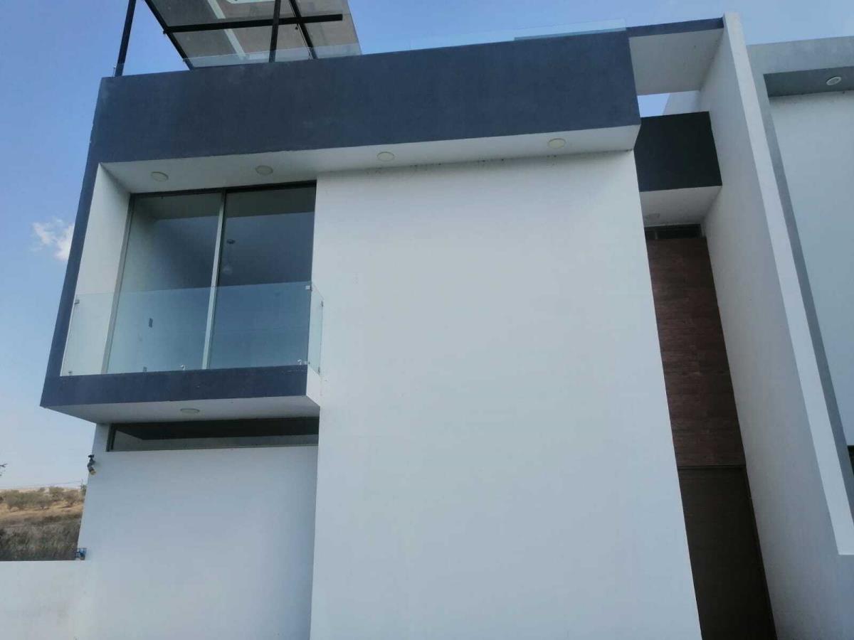 Casa en venta en Paseo del Parque, Morelia — foto 1 de 36