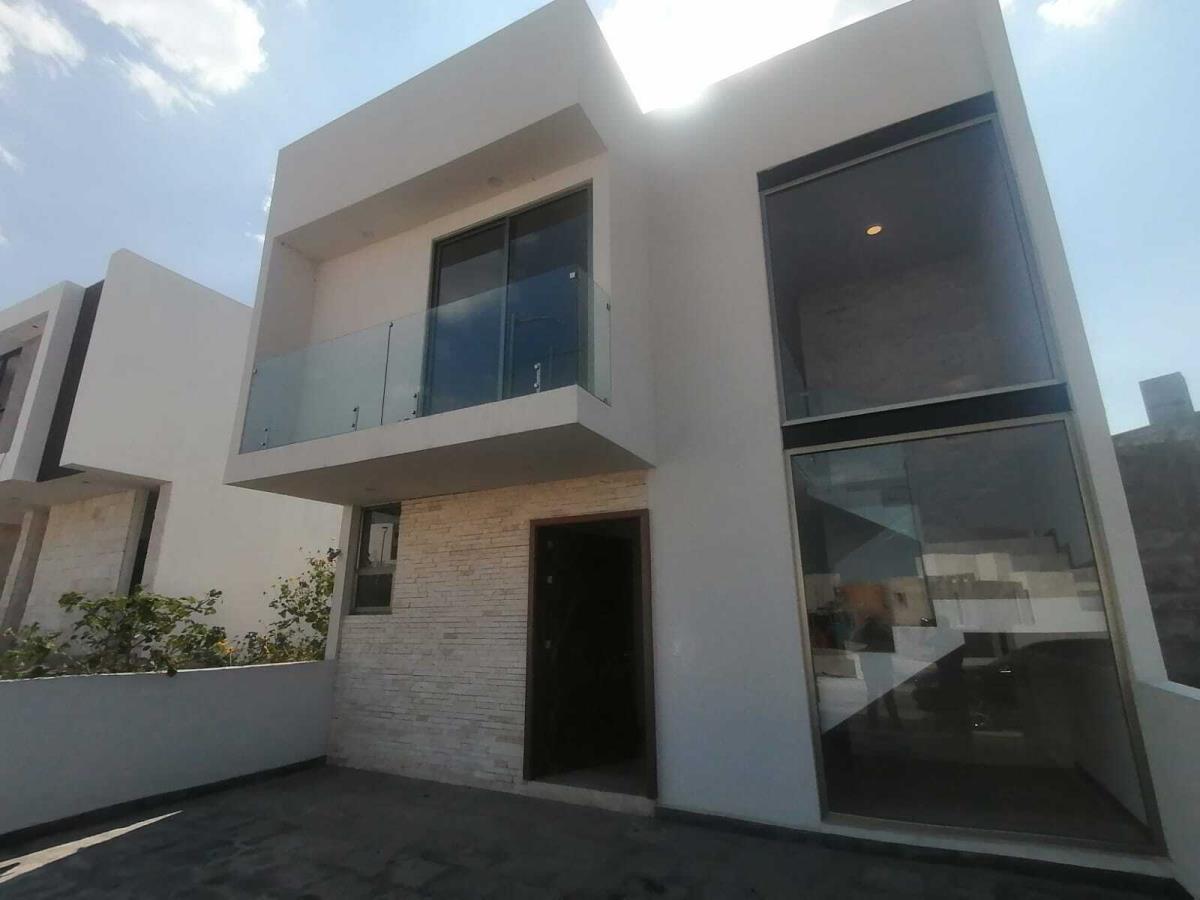 Casa en venta en Bosques Tres Marias, Morelia — foto 1 de 19