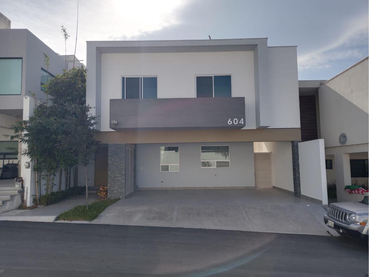 Casa en venta en Laderas Abedul, Monterrey — foto 1 de 29