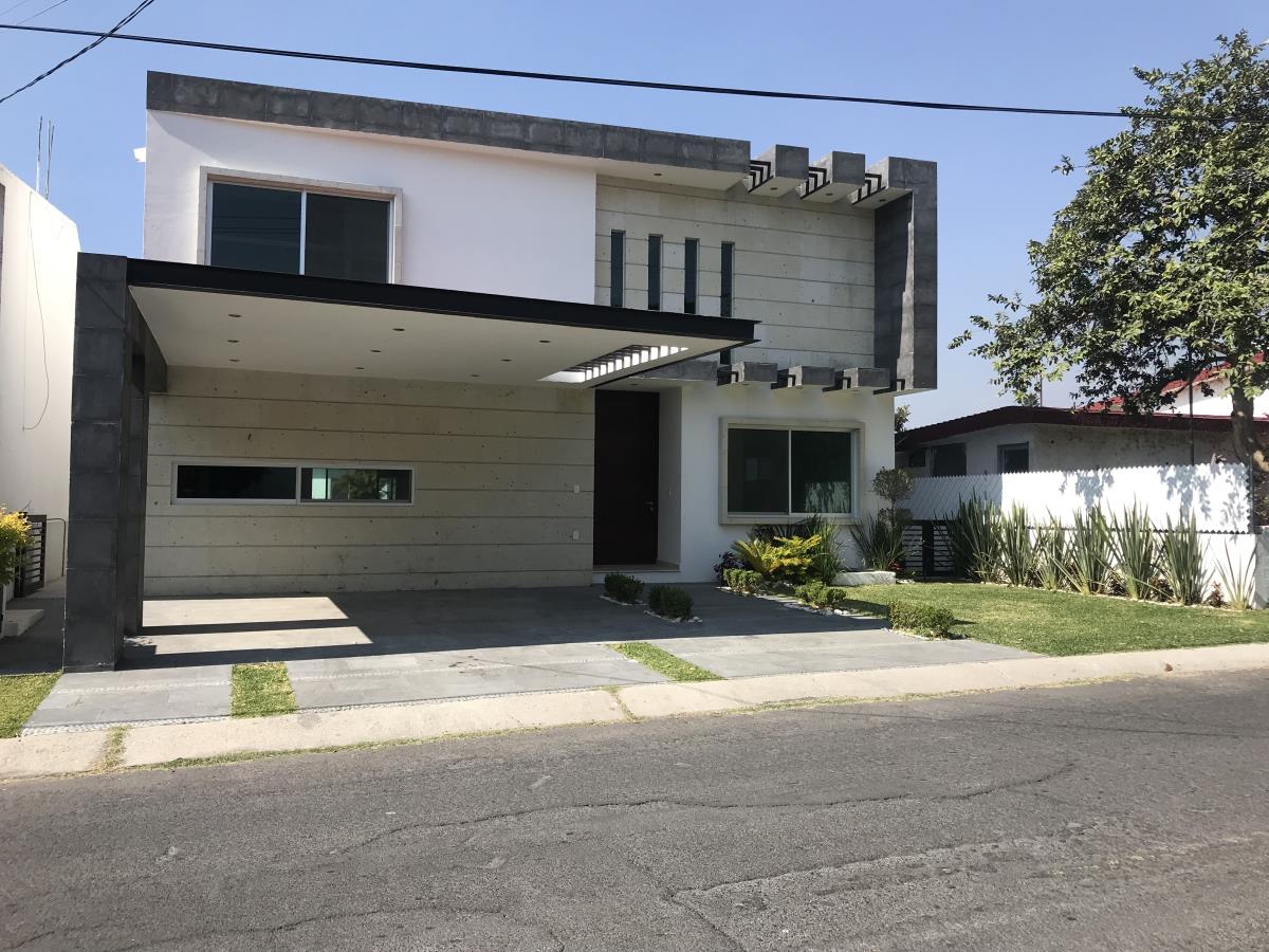 Casa en venta en Lomas de Cocoyoc, Atlatlahucan — foto 1 de 21