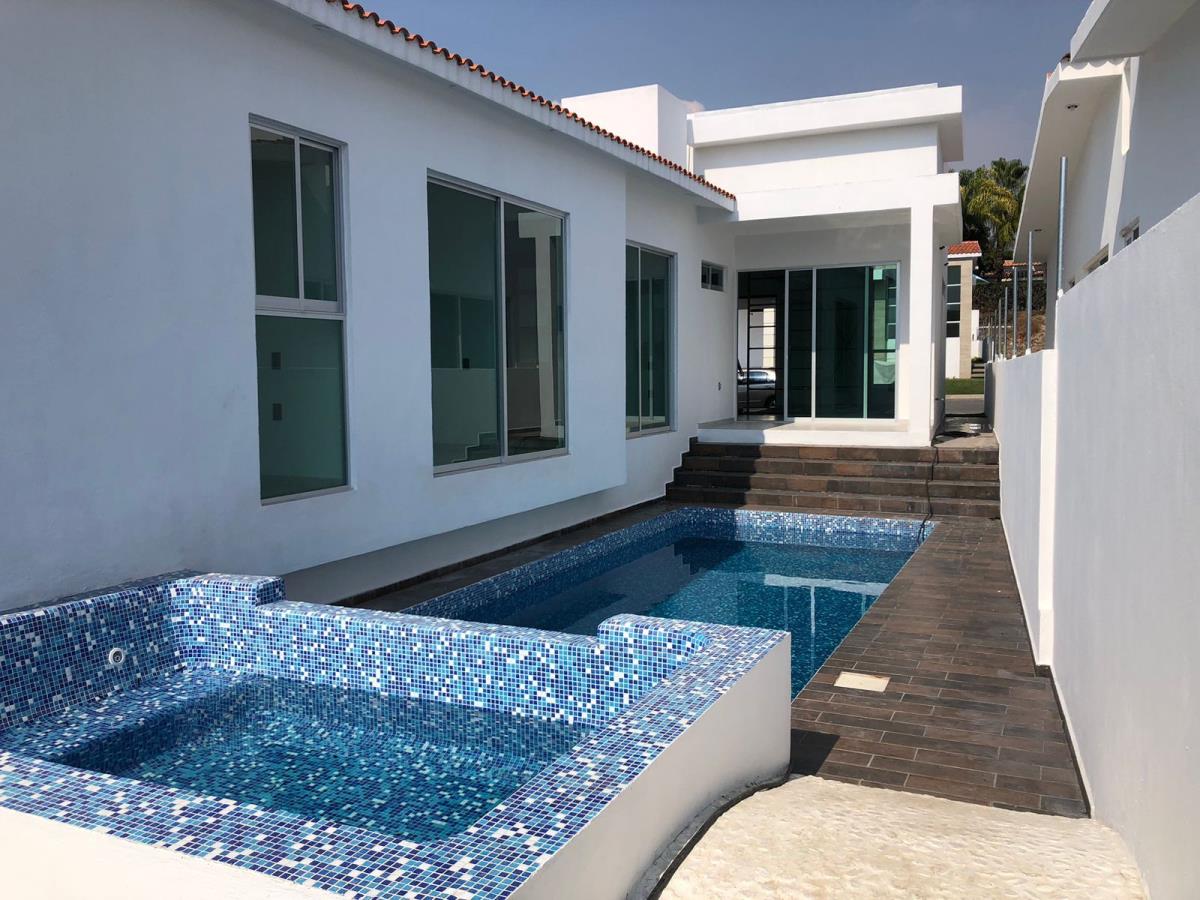 Casa en venta en Lomas de Cocoyoc, Atlatlahucan — foto 1 de 15