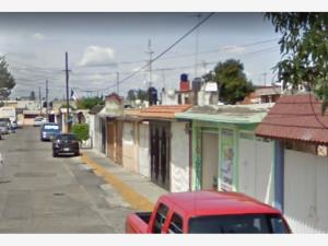 Casa en venta en Villa de las Flores 1a Sección (Unidad Coacalco), Coacalco de Berriozábal — foto 2 de 25