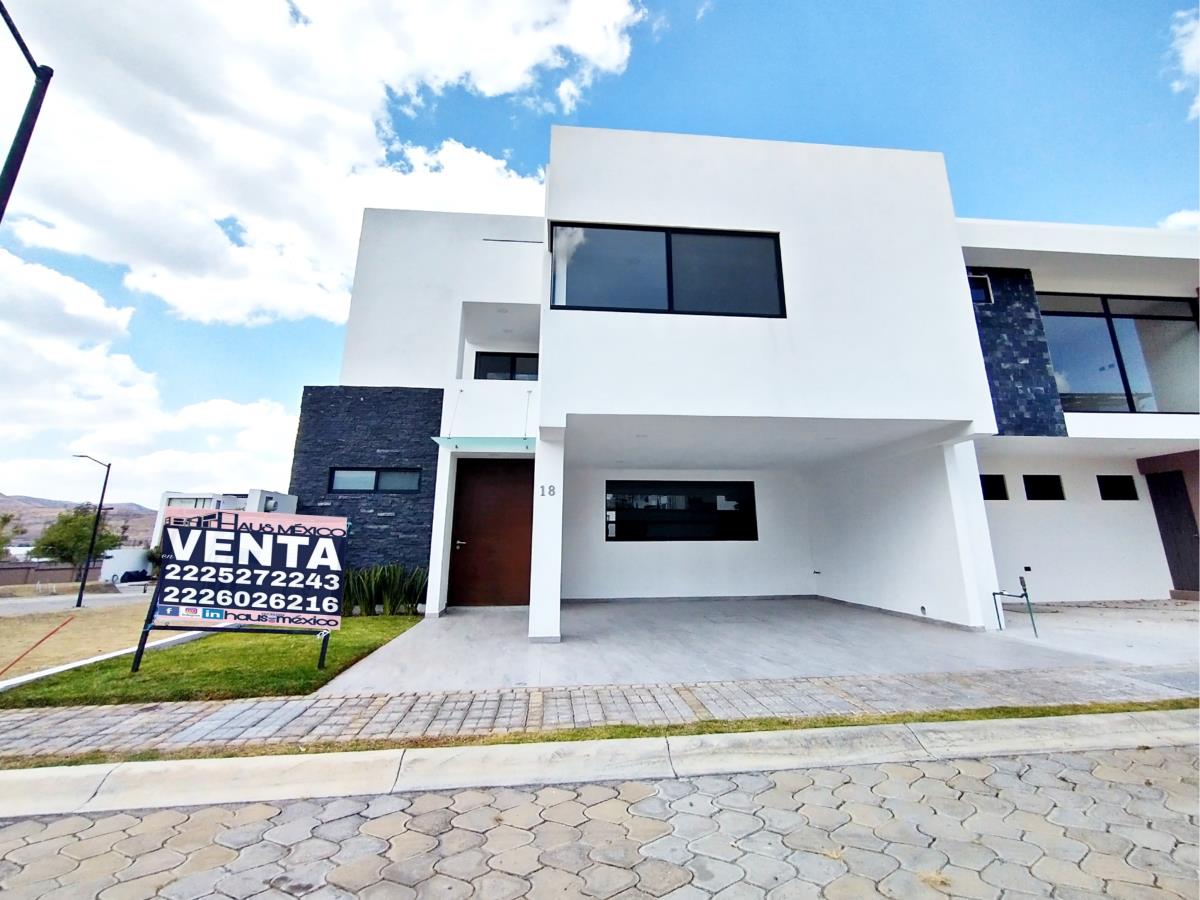 Casa en venta en Lomas de Angelópolis, San Andrés Cholula — foto 1 de 32