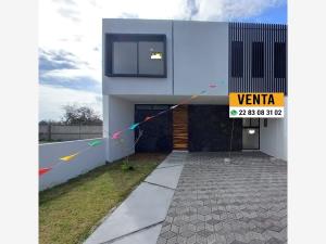 Casa en venta en Lomas de la Rioja, Alvarado, Veracruz de Ignacio de la Llave Casa en venta en Lomas de la Rioja, Alvarado, Veracruz de Ignacio de la Llave