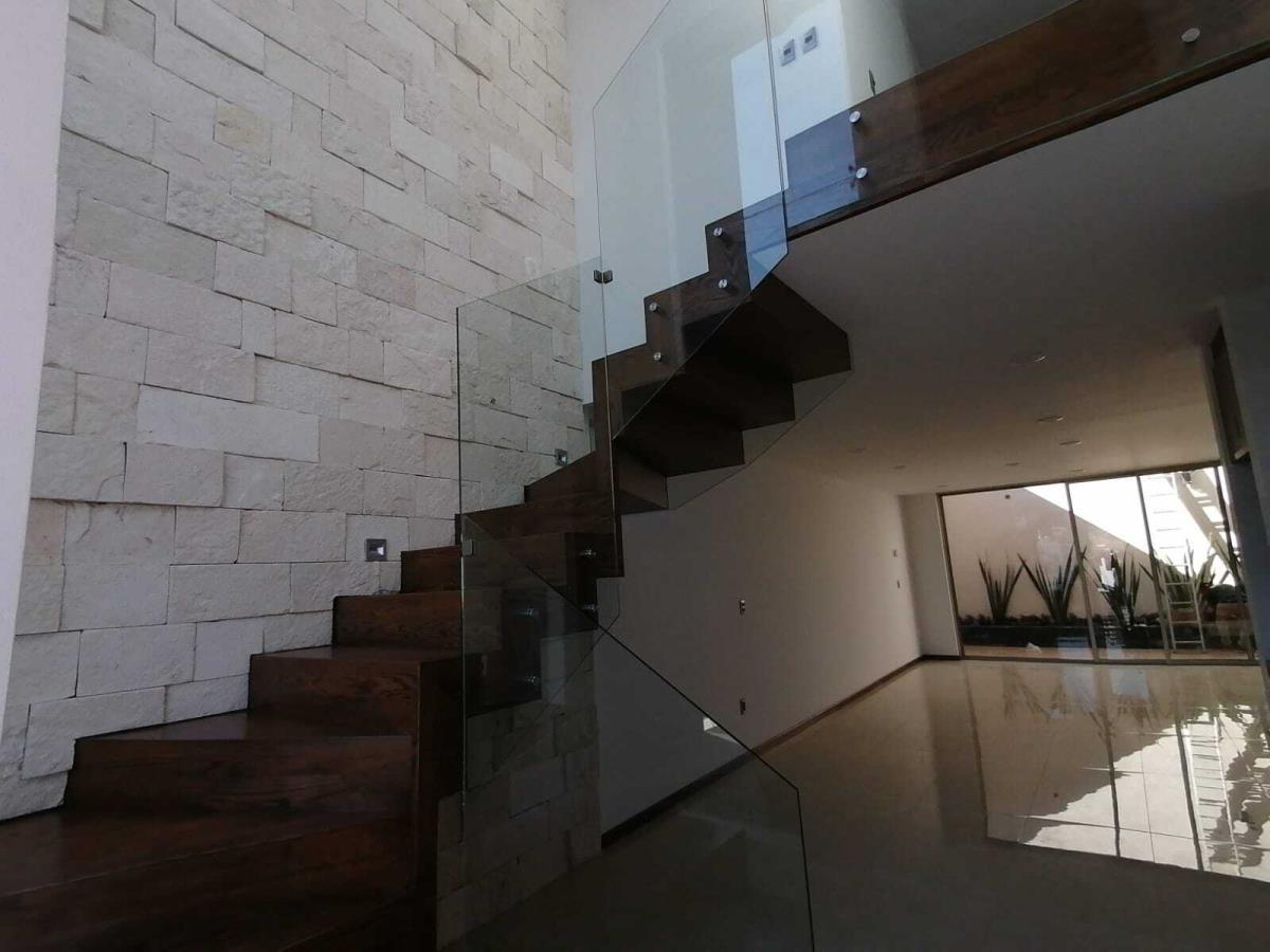 Casa en venta en Bosque Monarca, Morelia — foto 1 de 23
