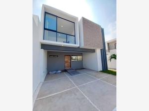 Casa en venta en Lomas de la Rioja, Alvarado — foto 2 de 29