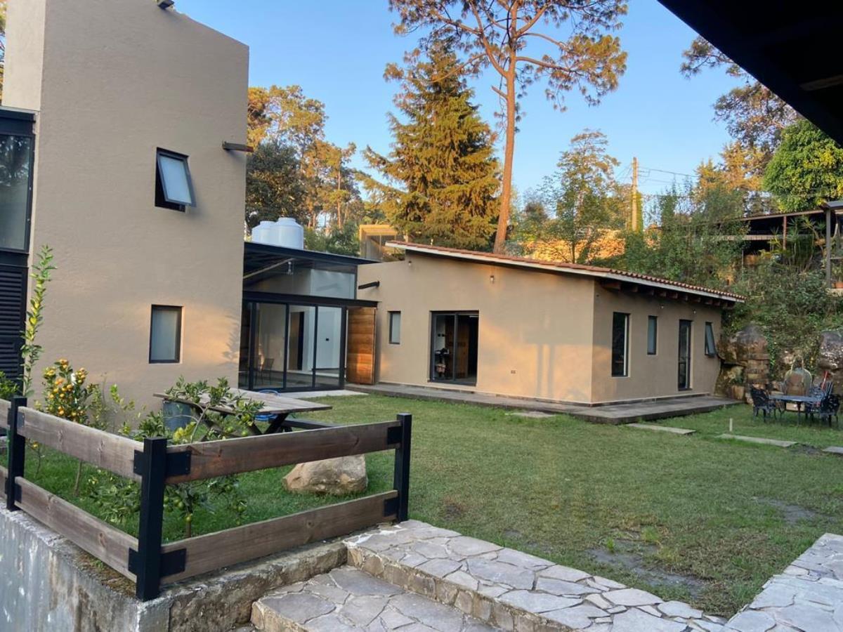Casa en venta en Avandaro, Valle de Bravo — foto 1 de 24