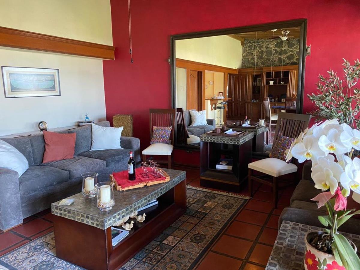 Casa en venta en Lomas de Atzingo, Cuernavaca — foto 1 de 18