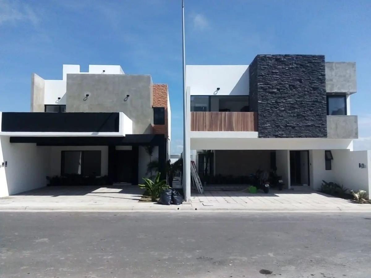 Casa en venta en Lomas de la Rioja, Alvarado — foto 1 de 14