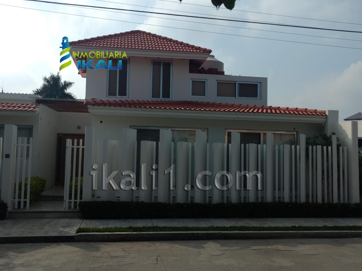 Casa en venta en Jardines de Tuxpan, Tuxpan — foto 1 de 13