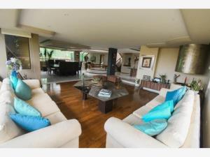 Casa en venta en Bosques de las Lomas, Cuajimalpa de Morelos — foto 2 de 18