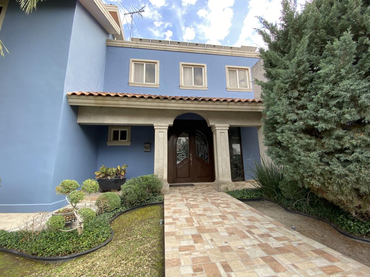 Casa en venta en Sierra Alta, Monterrey — foto 1 de 38