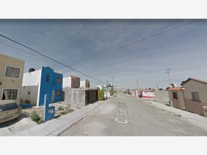Casa en venta en Amistad, Saltillo — foto 2 de 7