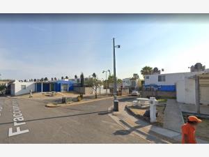 Casa en venta en Valle Dorado, Tlajomulco de Zúñiga — foto 2 de 6
