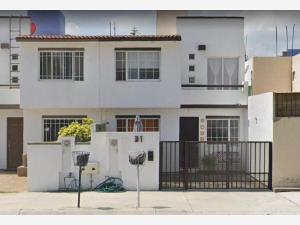 Casa en venta en Santuarios del Cerrito, Corregidora — foto 3 de 15